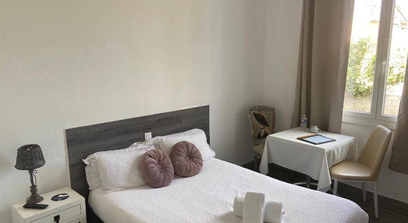 Photo of Bedroom in Port-Saint-Louis-du-Rhone