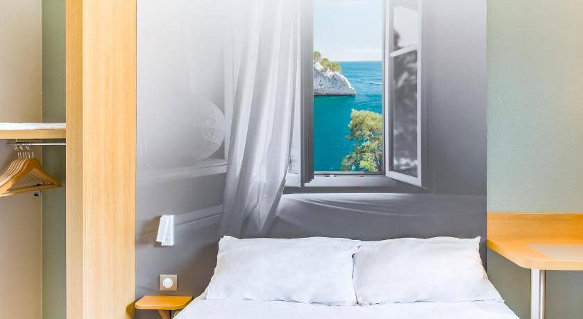 Photo of Bedroom in 11th Arrondissement