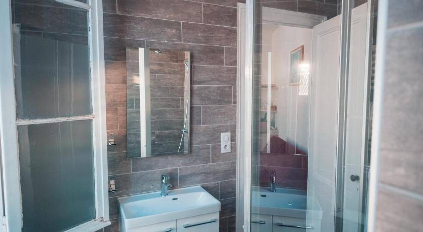 Photo of Bathroom in Saint-Emilion