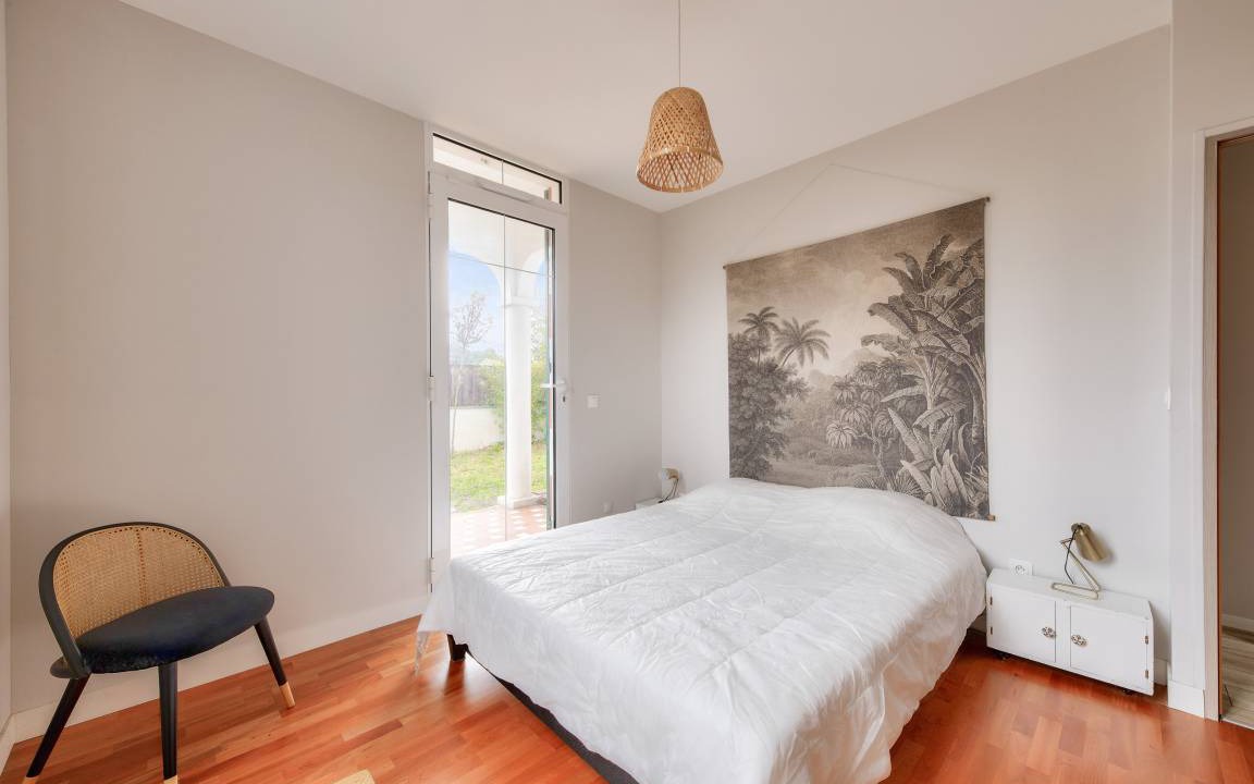 Photo of Bedroom in Lanton