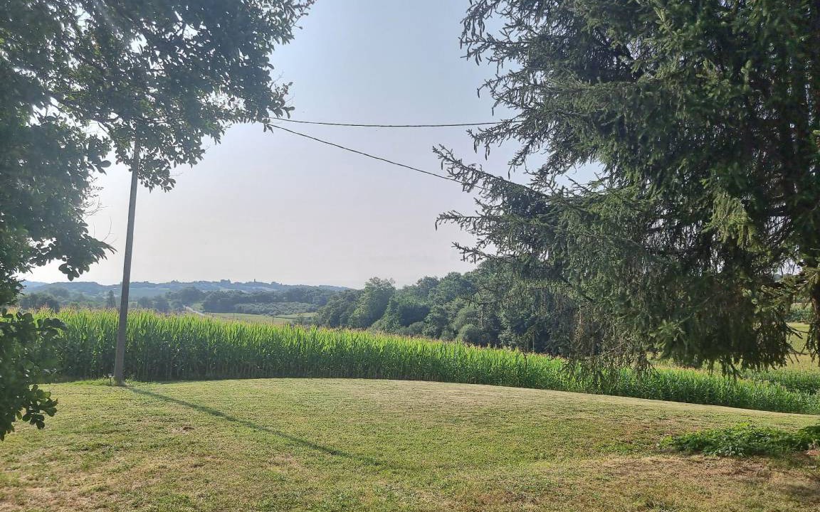 Photo of Others in Bergouey
