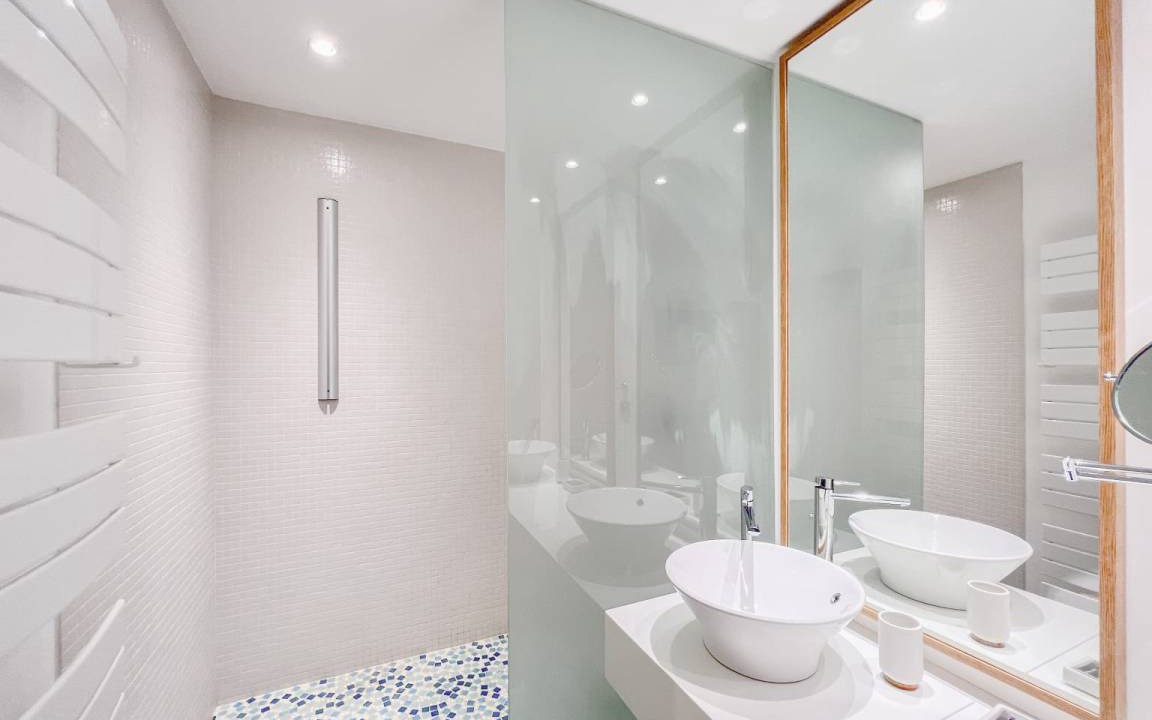 Photo of Bathroom in Bordeaux Golden Triangle