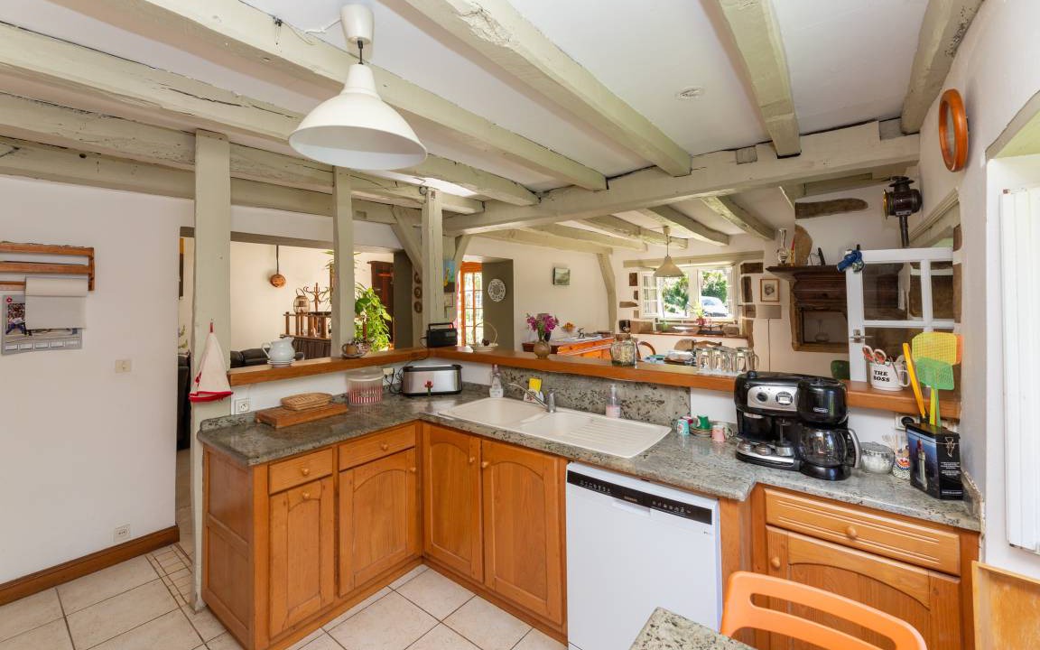Photo of Kitchen in Amorots-Succos