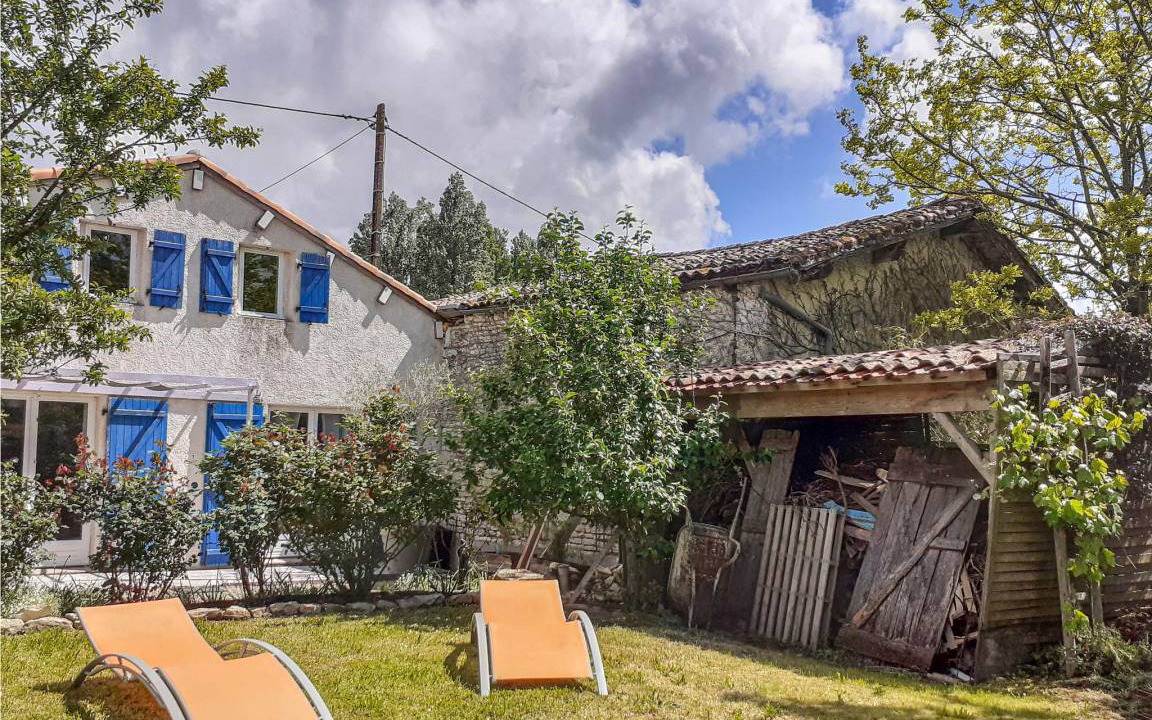 Photo of Others in Fontenille-Saint-Martin-d'Entraigues