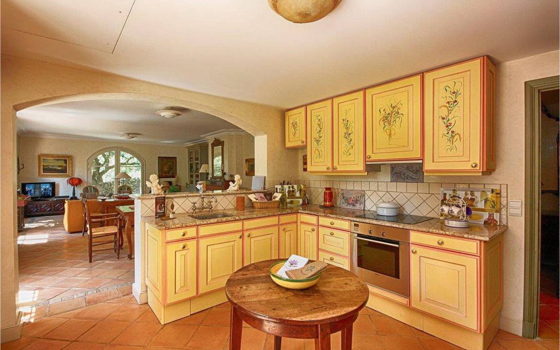 Photo of Kitchen in L'Isle-sur-la-Sorgue