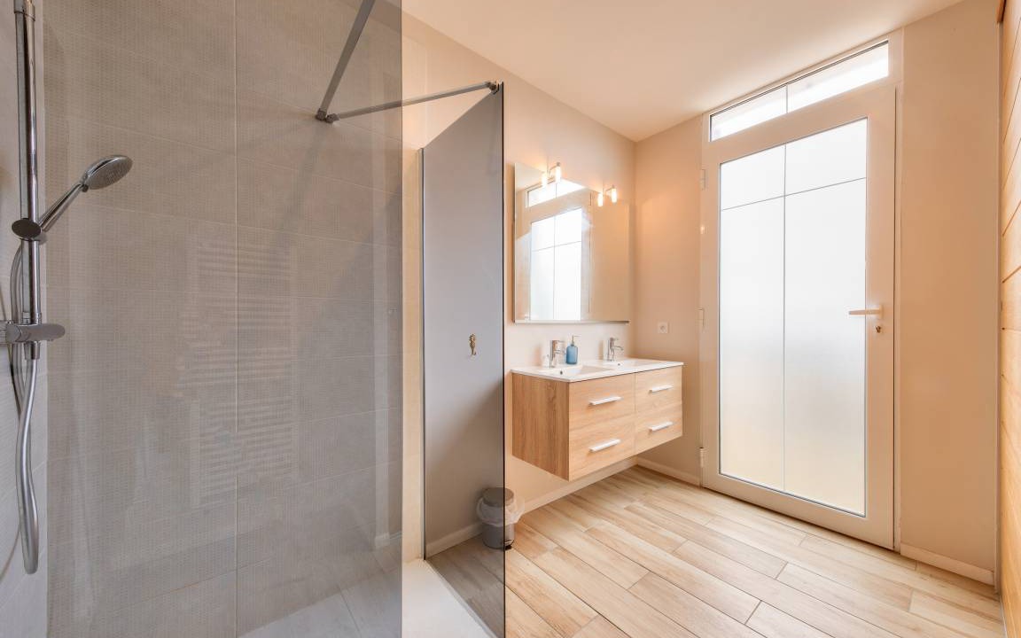 Photo of Bathroom in Lanton