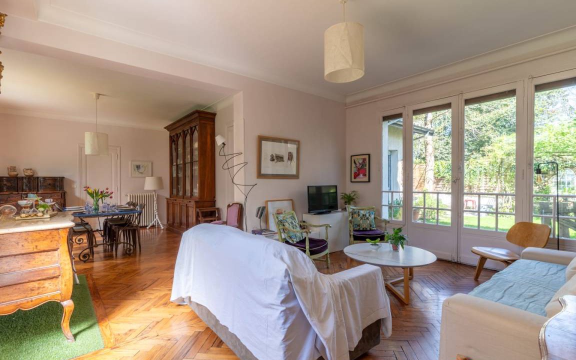 Photo of Livingroom in Saint Genes