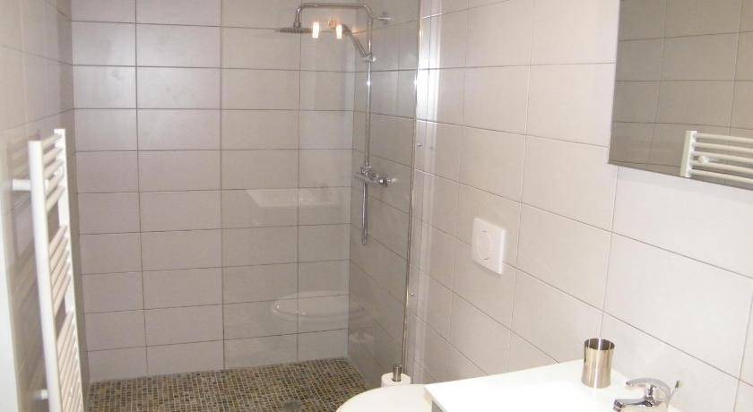 Photo of Bathroom in Puisseguin