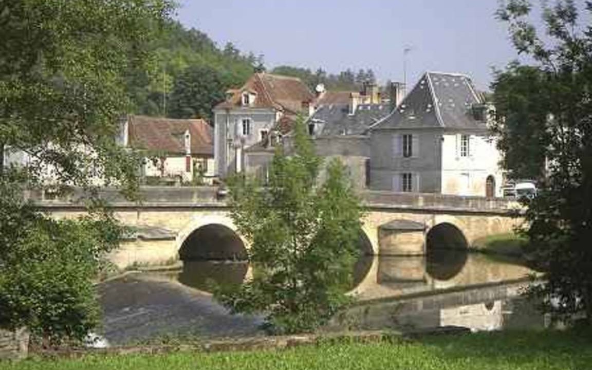 Photo of Buildings in Cubjac