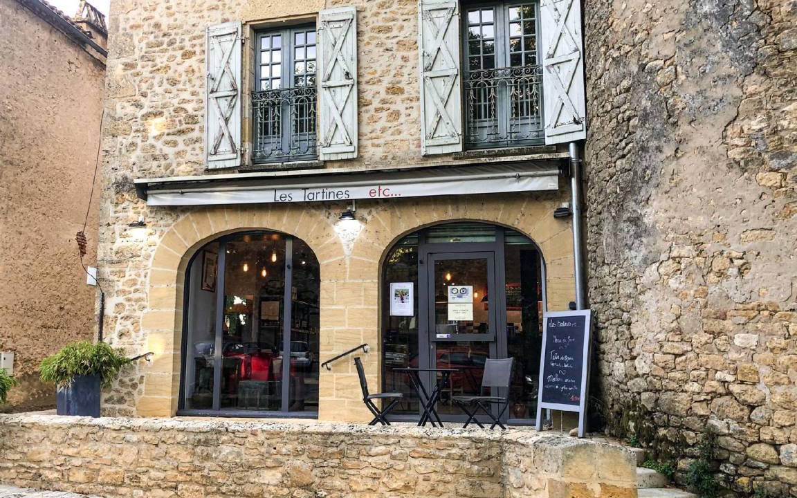 Photo of Buildings in Tremolat