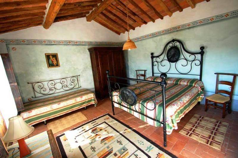 Photo of Bedroom in Buti