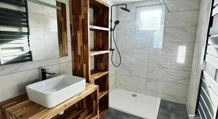 Photo of Bathroom in Saint-Medard-en-Jalles
