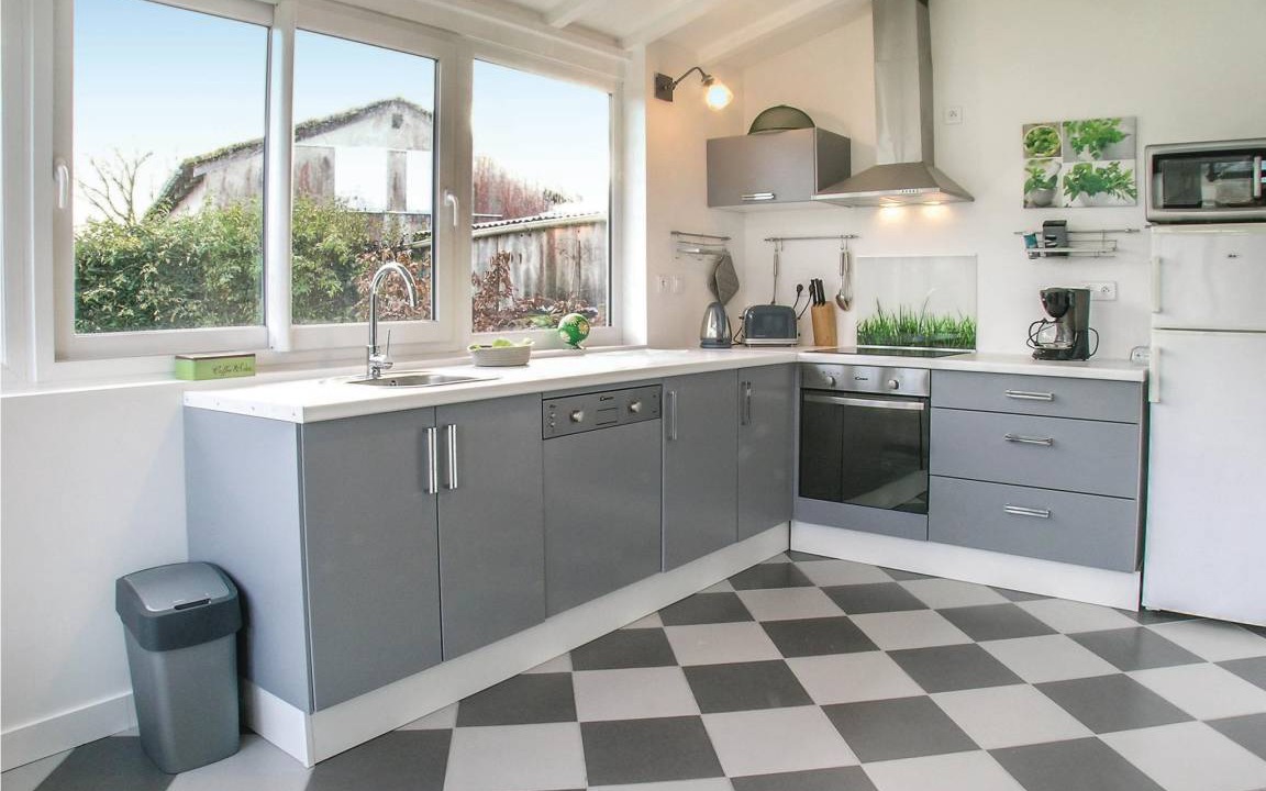Photo of Kitchen in Saint-Fort-sur-Gironde