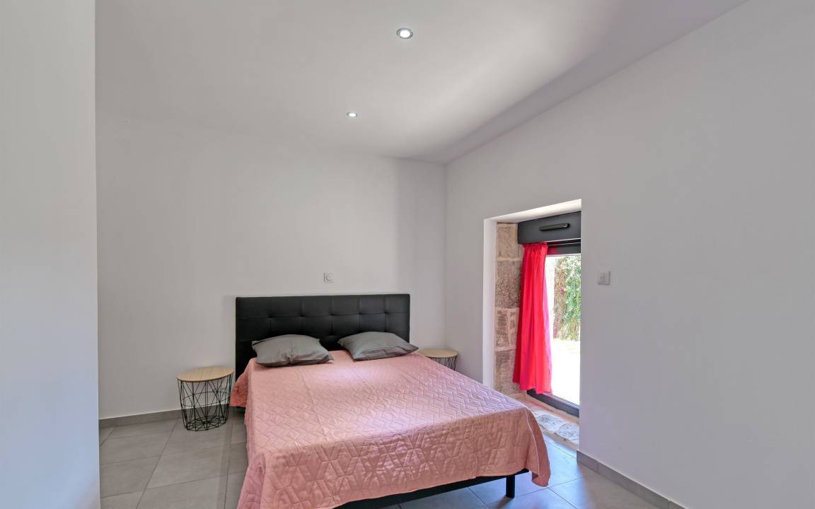 Photo of Bedroom in Peret-Bel-Air