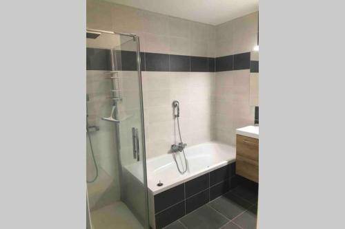 Photo of Bathroom in Villenave-d'Ornon