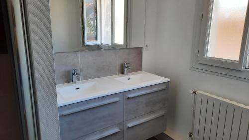Photo of Bathroom in Savigny-Levescault