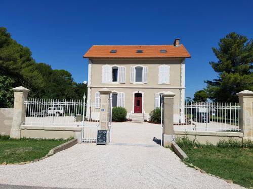 Photo of Buildings in Salin-de-Giraud