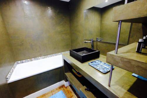 Photo of Bathroom in Nansouty-Saint-Genes