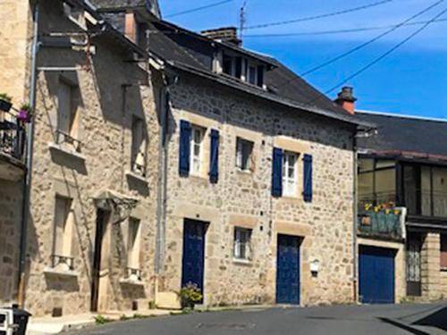 Photo of Buildings in Treignac