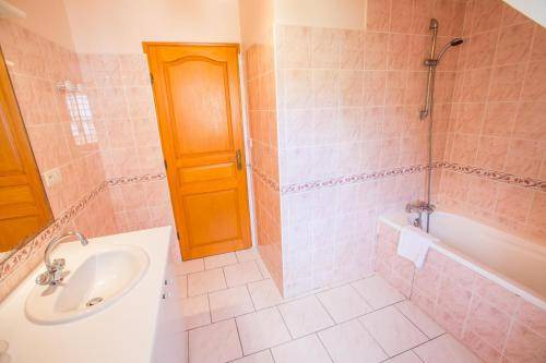 Photo of Bathroom in Marquay