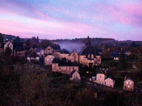 Photo of Buildings in Treignac