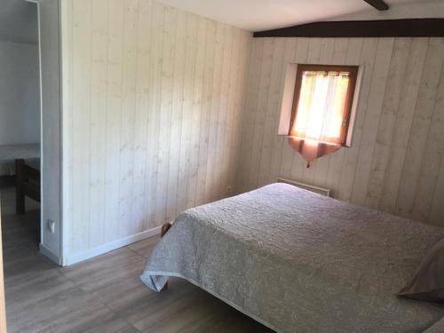 Photo of Bedroom in Veyrines-de-Vergt