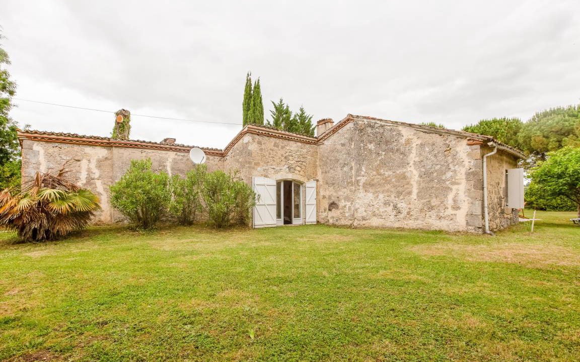 Photo of Buildings in Fieux