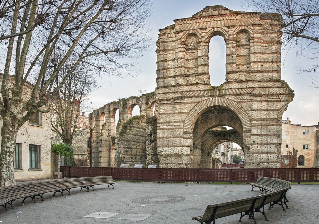 Photo of Buildings in Bassins a Flot