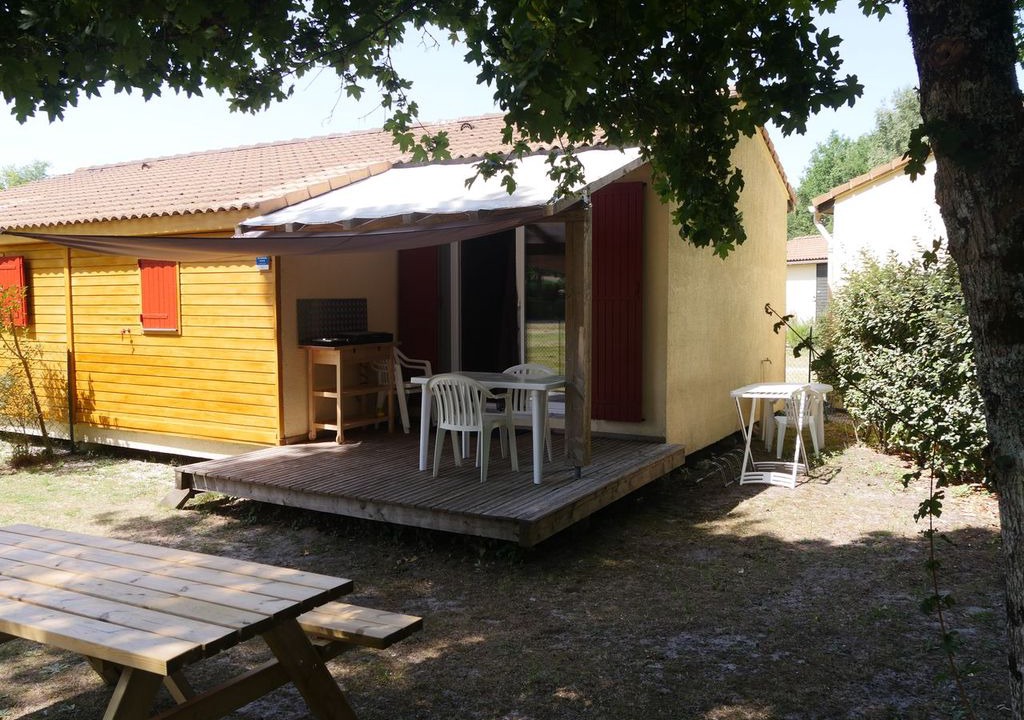 Photo of Buildings in Hourtin Port