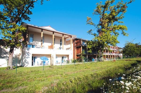 Photo of Buildings in Hourtin Port