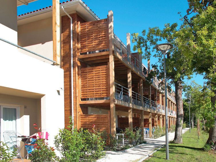 Photo of Buildings in Hourtin Port