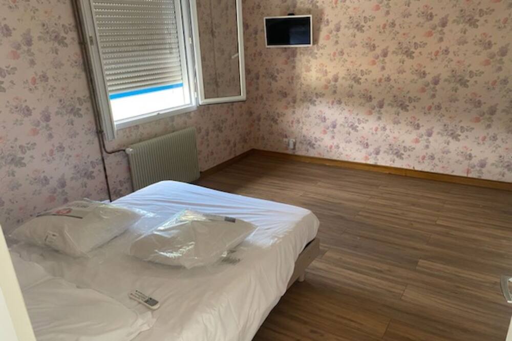 Photo of Bedroom in Surgeres