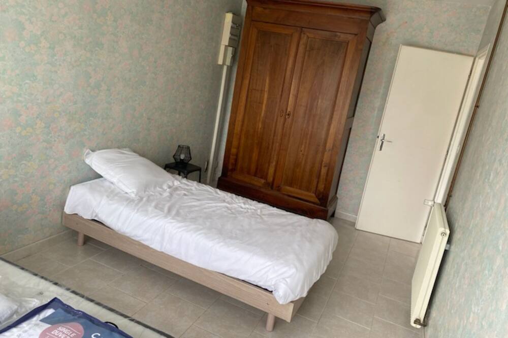 Photo of Bedroom in Surgeres
