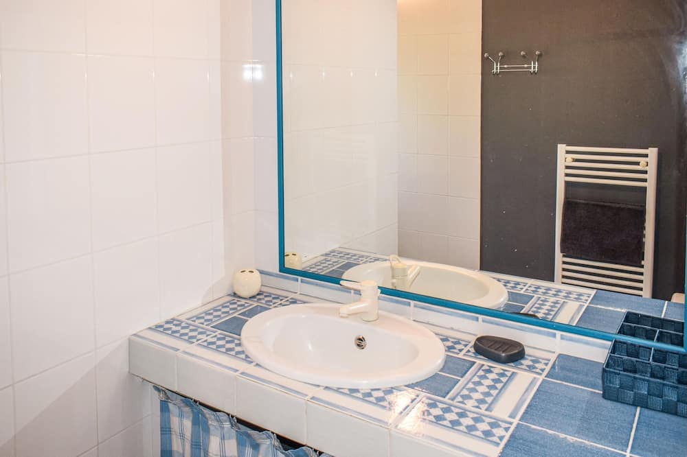 Photo of Bathroom in Navarrenx