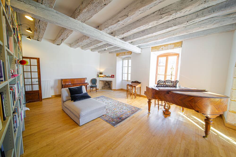 Photo of Livingroom in Manzac-sur-Vern