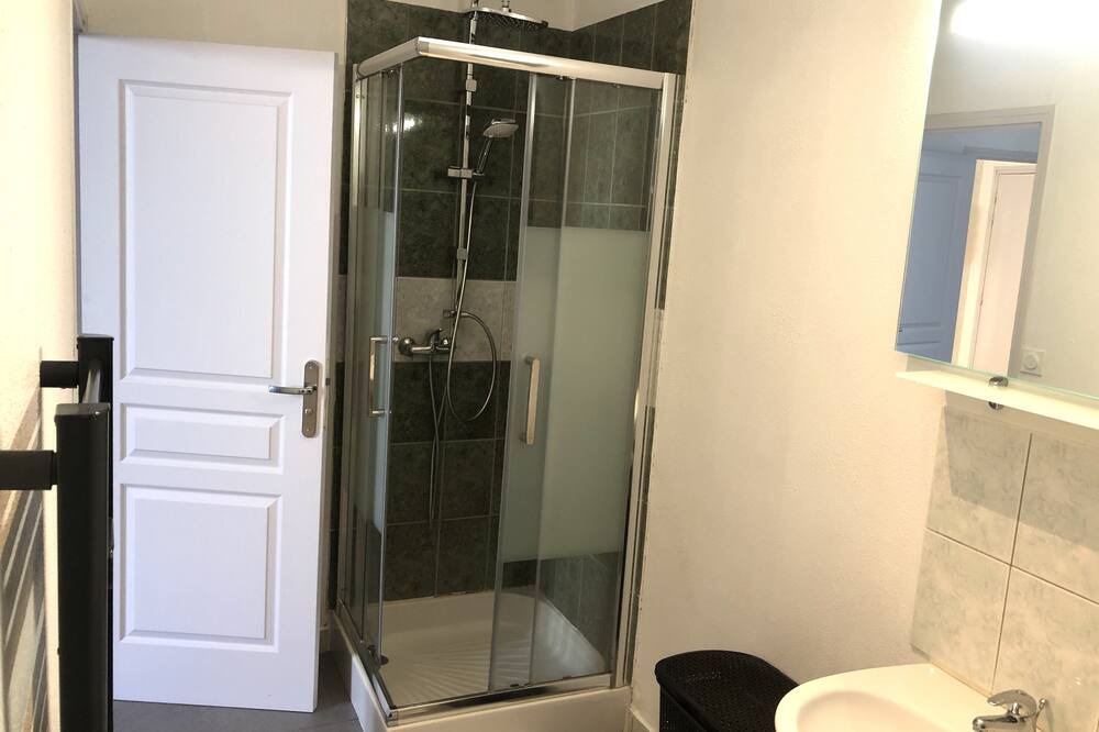 Photo of Bathroom in Tulle