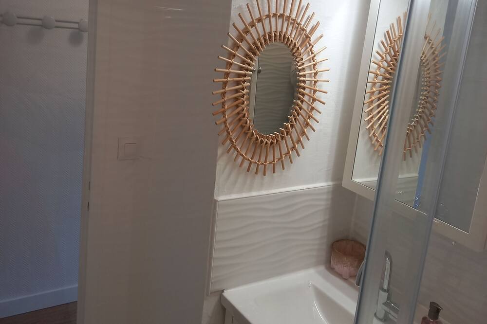 Photo of Bathroom in Port District