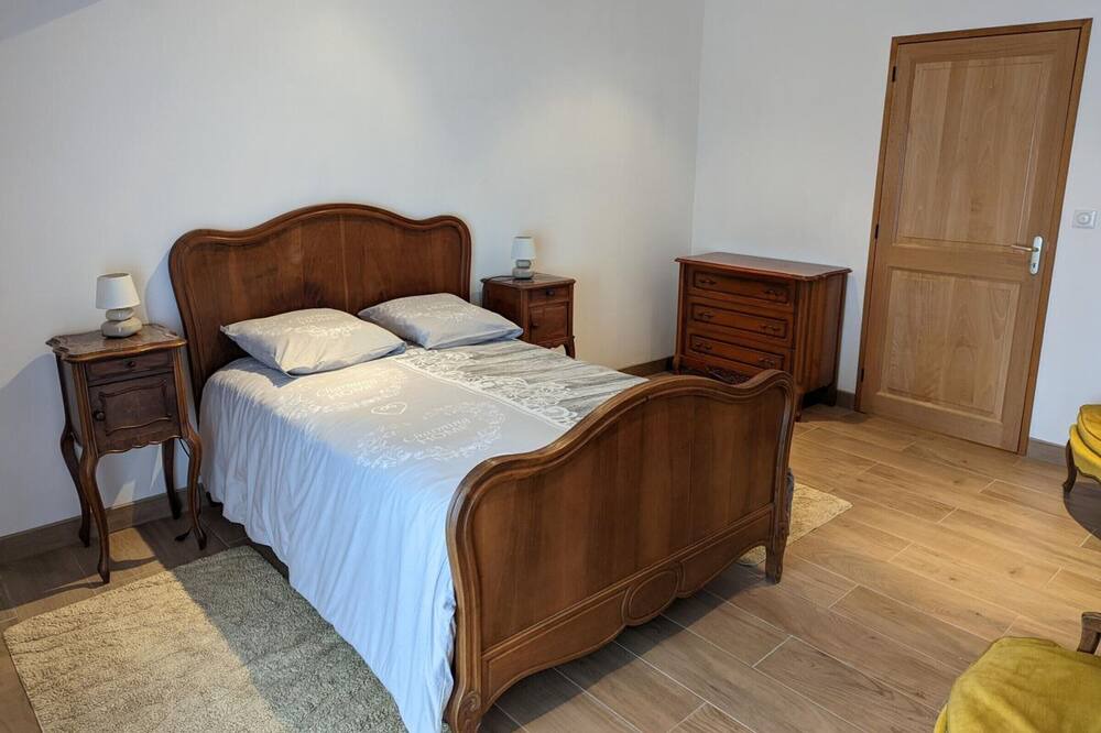 Photo of Bedroom in Montmoreau-Saint-Cybard