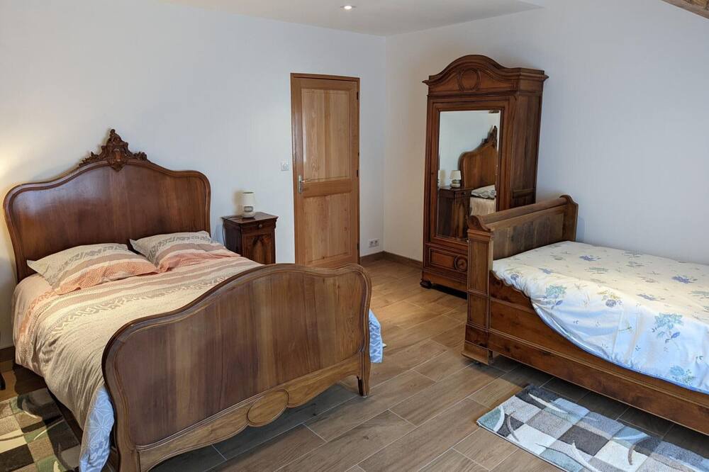 Photo of Bedroom in Montmoreau-Saint-Cybard