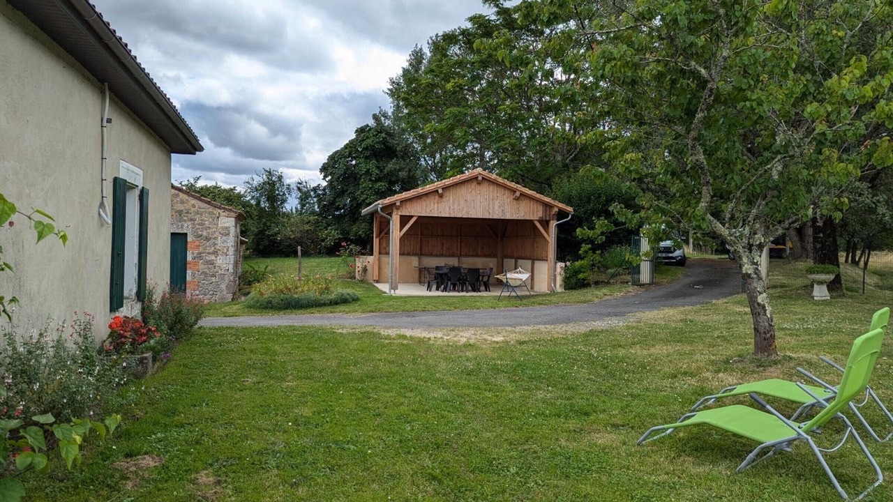 Photo of Outdoor in Montmoreau-Saint-Cybard