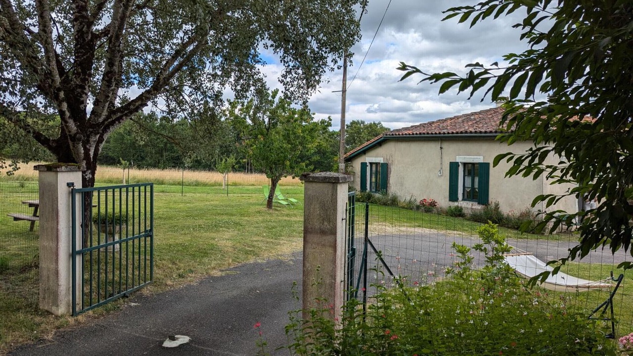 Photo of Outdoor in Montmoreau-Saint-Cybard