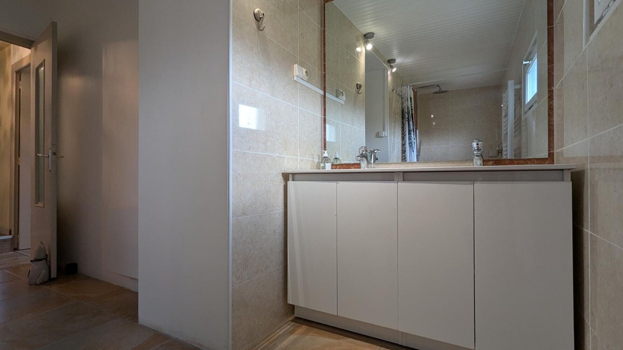 Photo of Bathroom in Montmoreau-Saint-Cybard