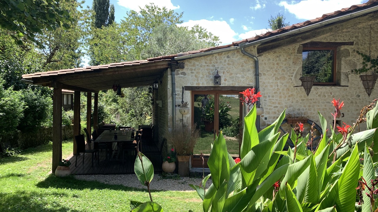 Photo of Outdoor in Nonac