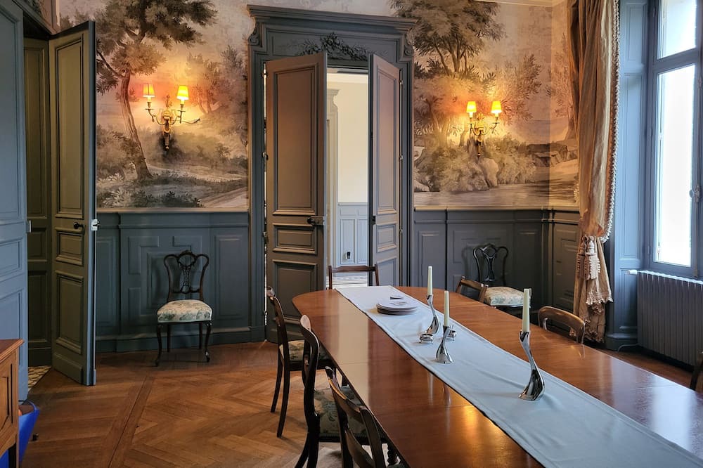 Photo of Livingroom in Saint-Medard-de-Guizieres
