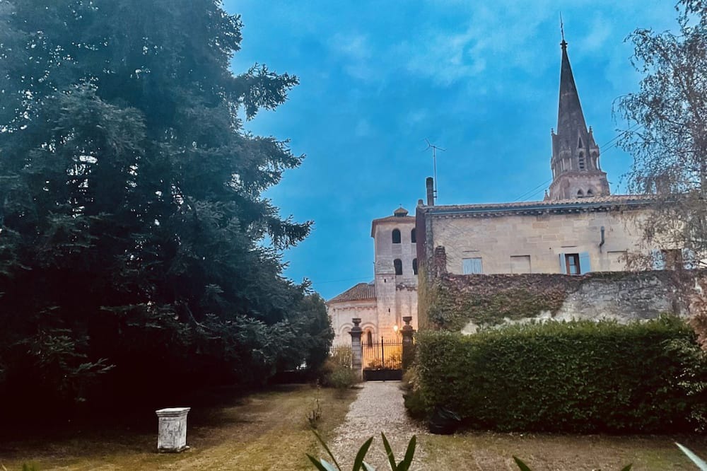 Photo of Outdoor in Saint-Medard-de-Guizieres
