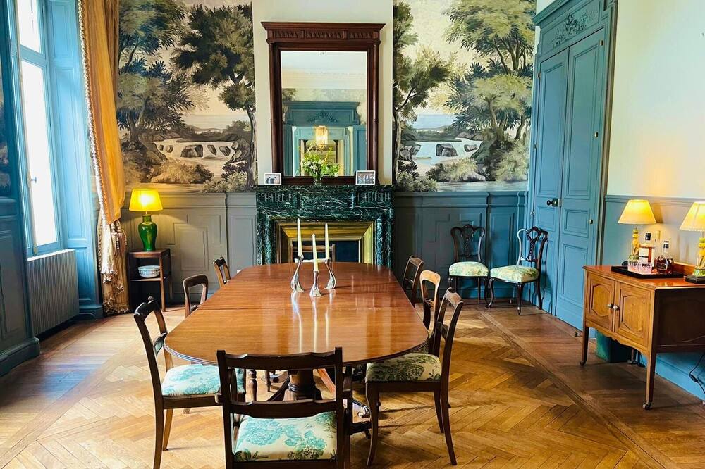 Photo of Livingroom in Saint-Medard-de-Guizieres