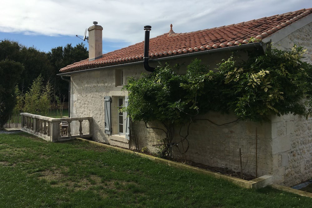 Photo of Outdoor in Ecurat