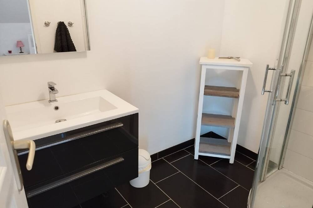 Photo of Bathroom in Saint-Pierre-de-Frugie