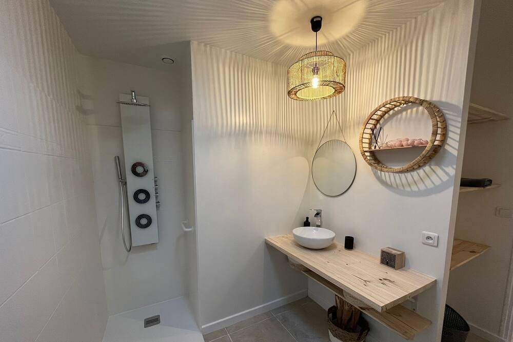 Photo of Bathroom in Perigny