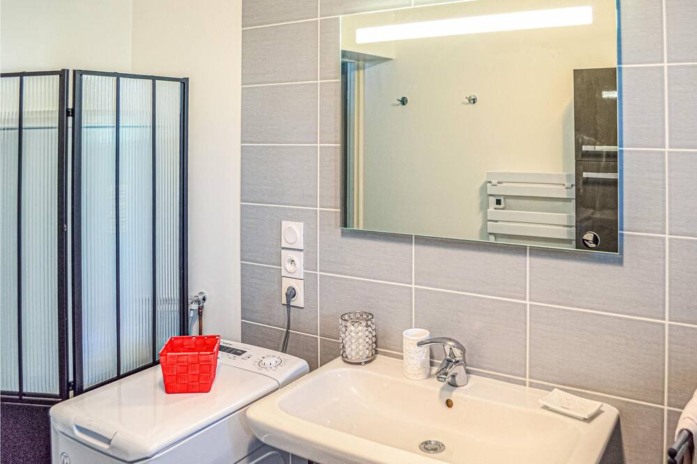 Photo of Bathroom in Mugron